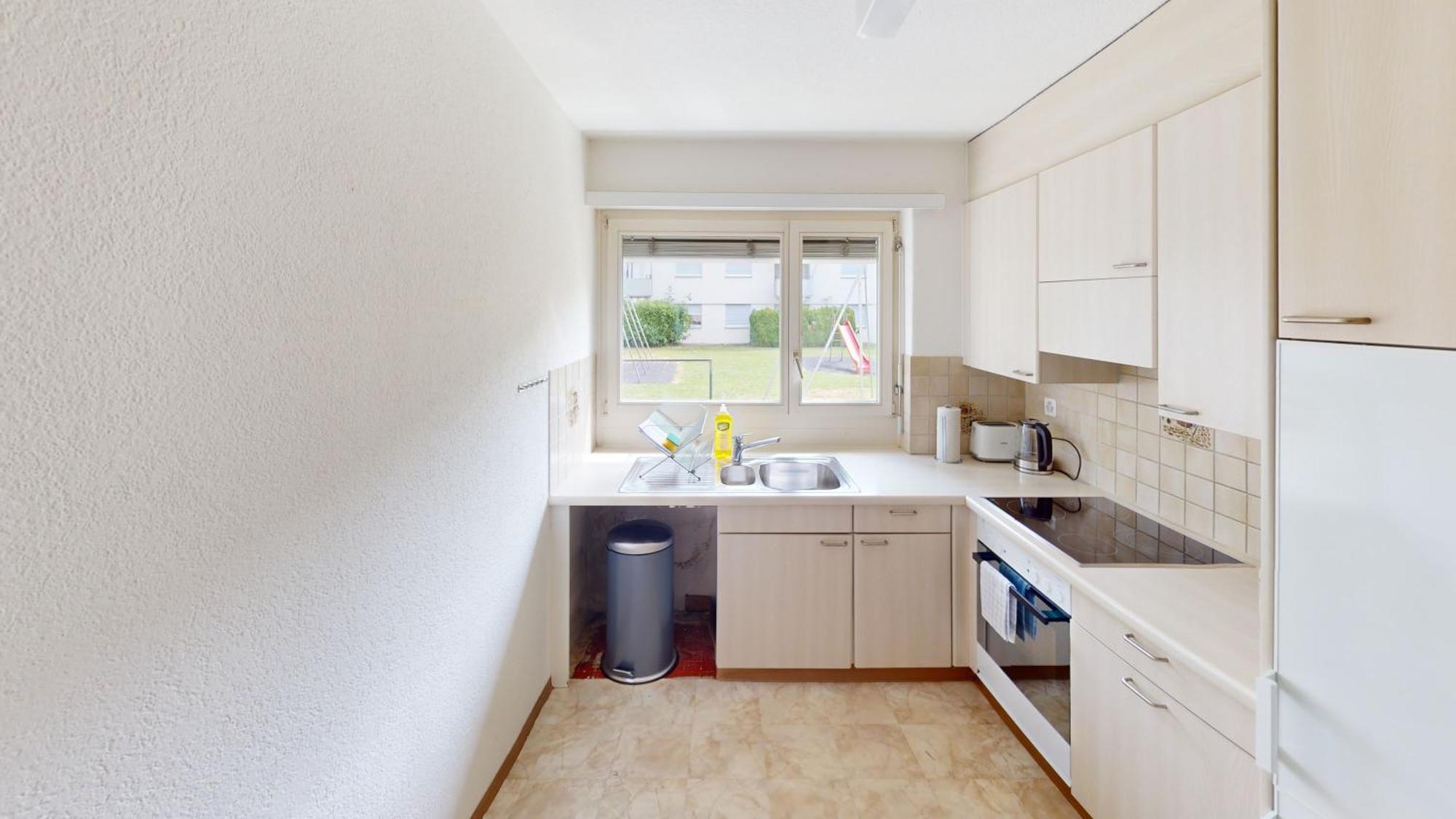Comfortable Living In A 3-bedroom Space Appartement *
