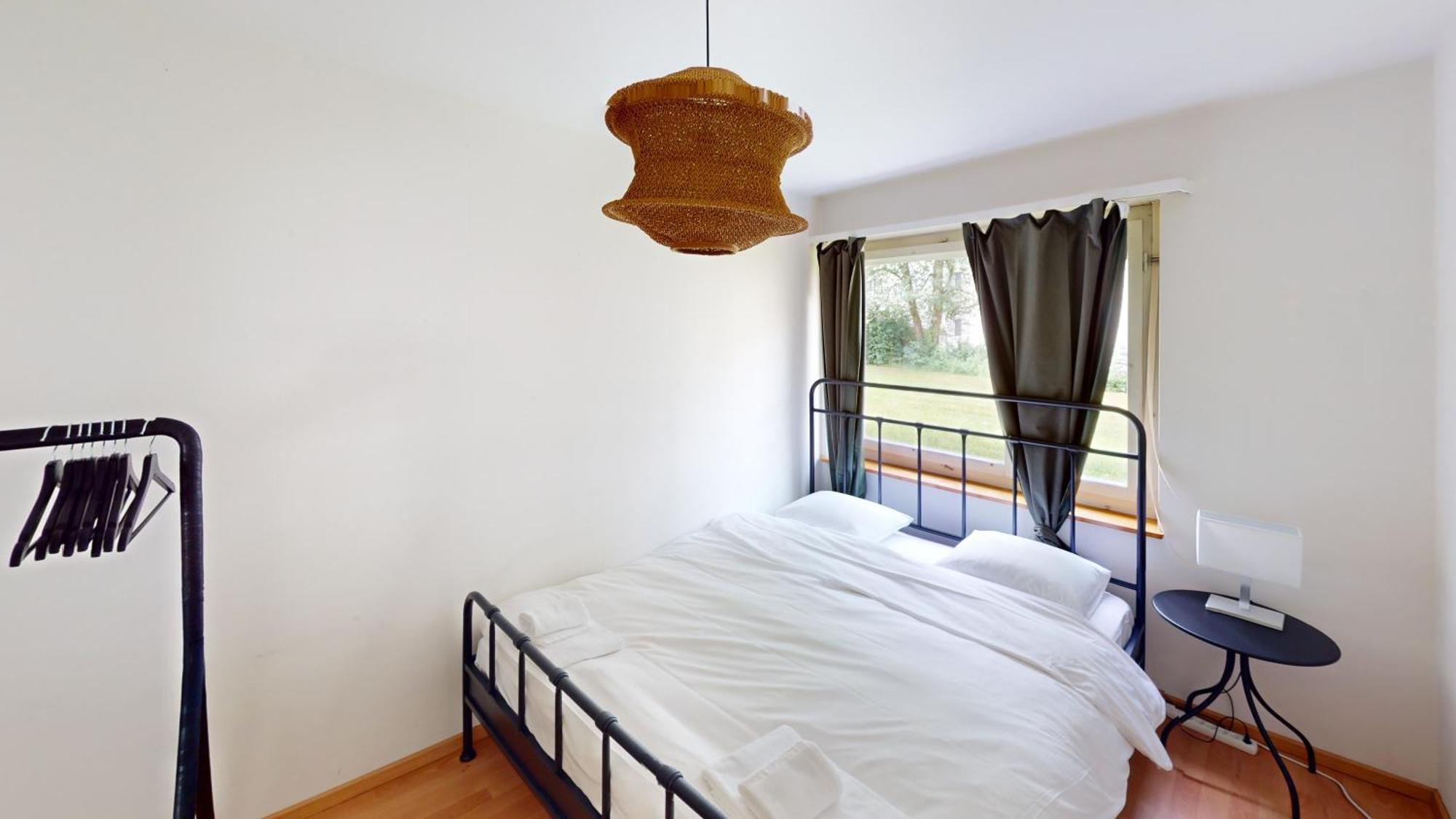 Comfortable Living In A 3-bedroom Space Appartement